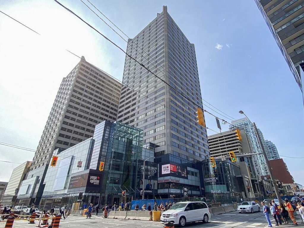 Yonge_and_Eglinton_Centre_2023